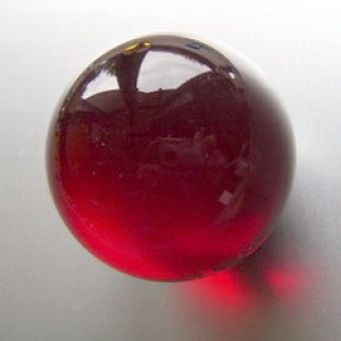 Kristallglaskugel-70 mm rubinrot
